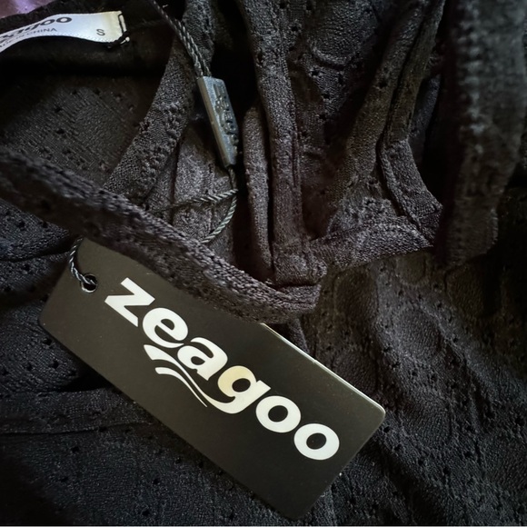 Zeagoo Women’s Chiffon Tank Top V Neck Basic Cami Loose Fit NWT Size US S - Picture 11 of 16